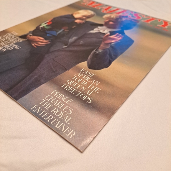 Majesty Magazine Volume 4 No 8 December 1983 Printed In England Royal Family - Picture 5 of 9